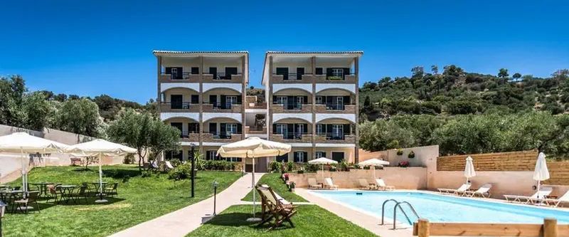 teren hotelu, obiekt, basen