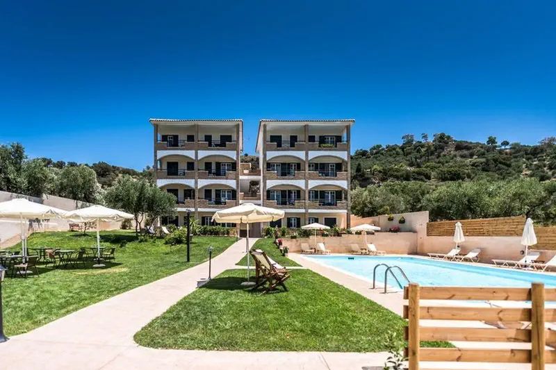 teren hotelu, obiekt, basen