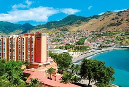 Hotel Dom Pedro Madeira Ocean Beach w Portugalia / Madera / Machico