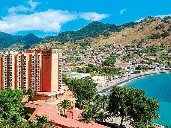 Dom Pedro Madeira Ocean Beach