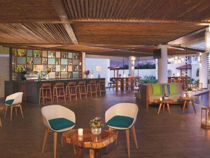 teren hotelu, drink bar