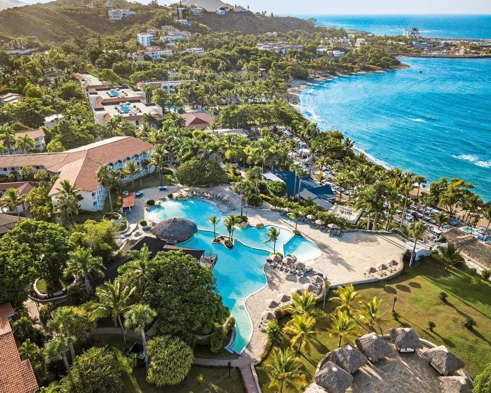 Lifestyle Tropical Beach Resort