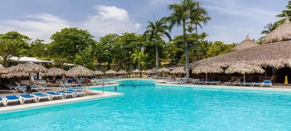 Playa Bachata Resort