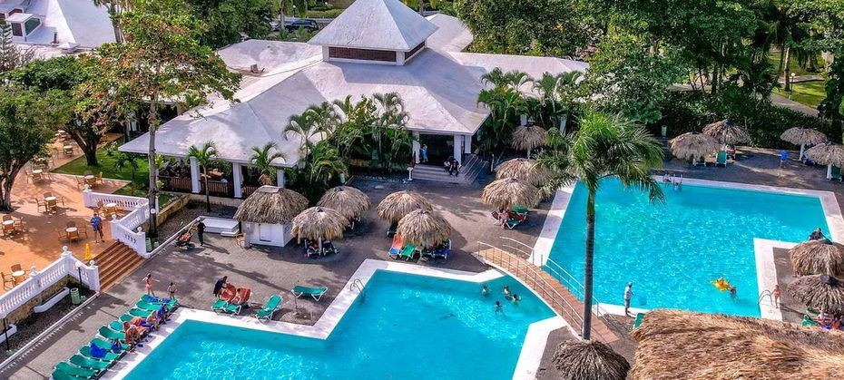 Playa Bachata Resort