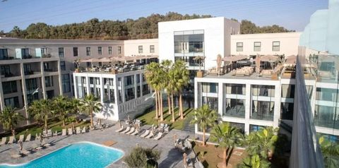 obiekt, teren hotelu, basen