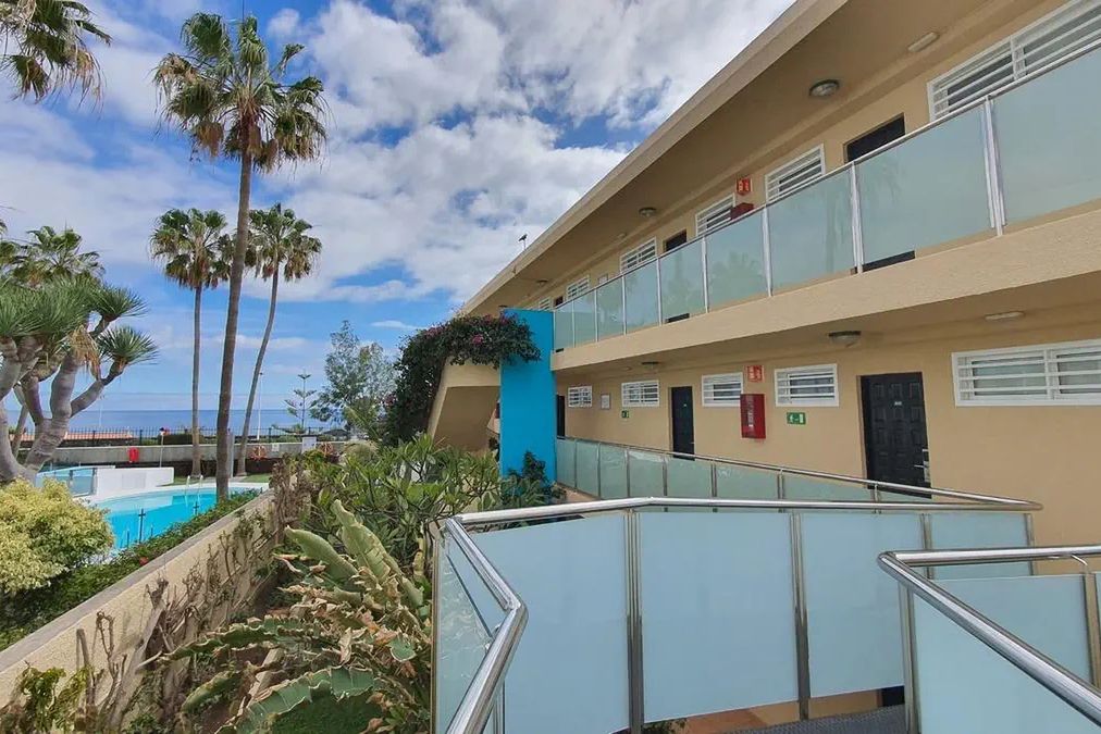 teren hotelu, obiekt, basen