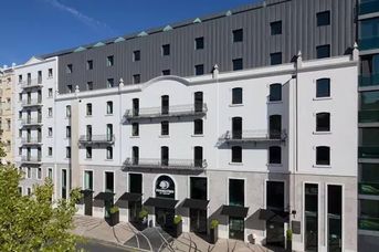 DoubleTree by Hilton - Fontana Park