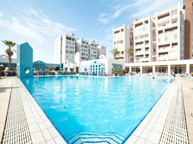 Dragonara Court