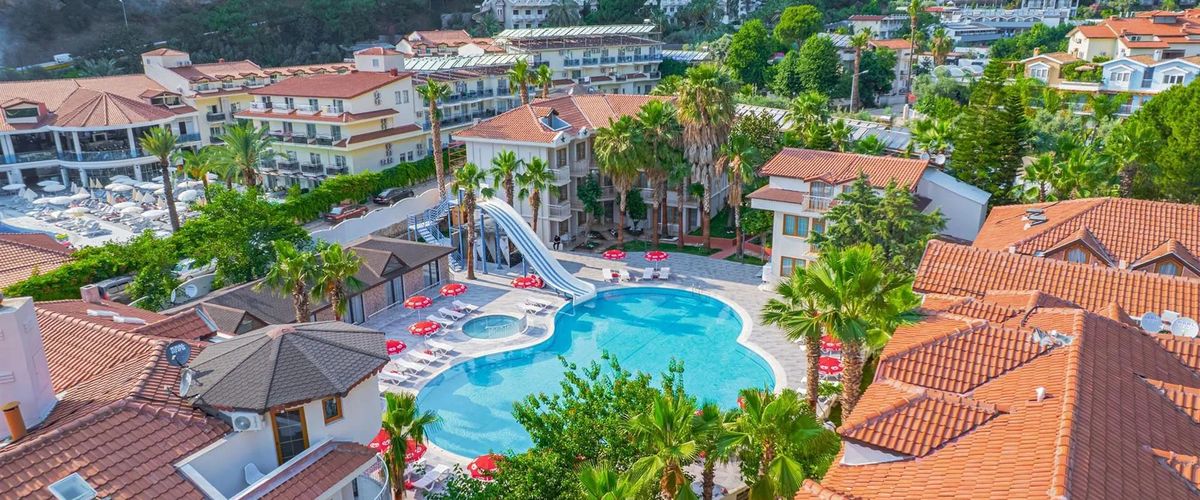 obiekt, teren hotelu, basen