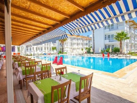 teren hotelu, basen
