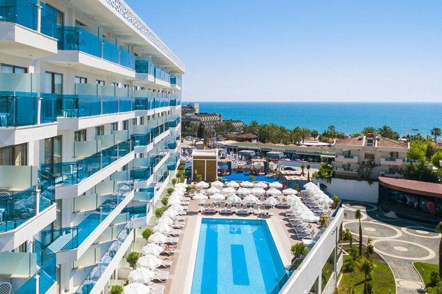 budynek główny, basen