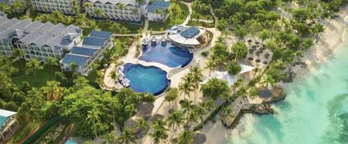 obiekt, teren hotelu, basen