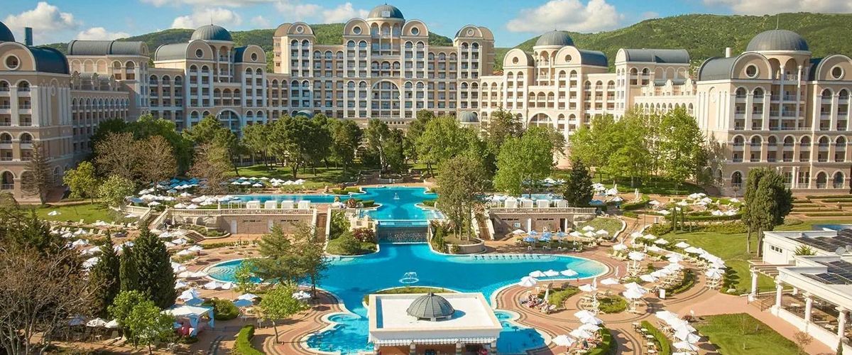 obiekt, teren hotelu