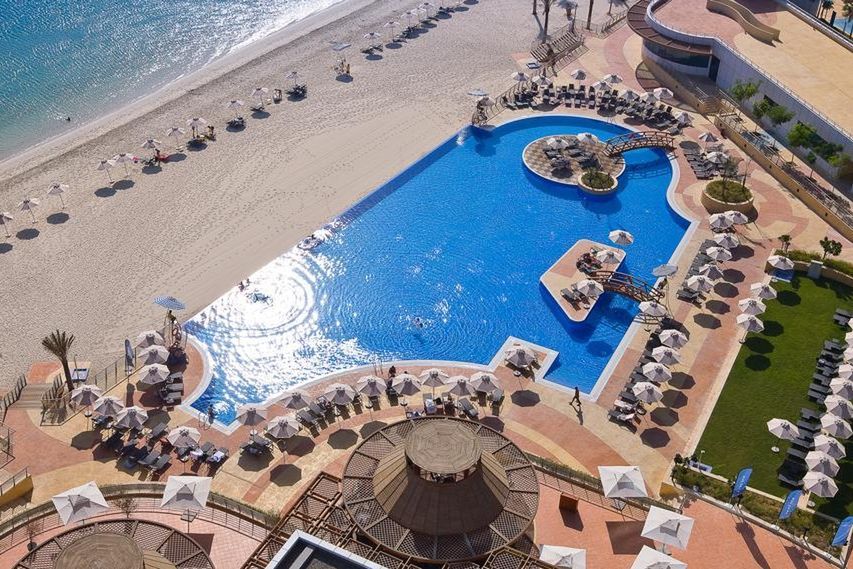 teren hotelu, basen, plaża