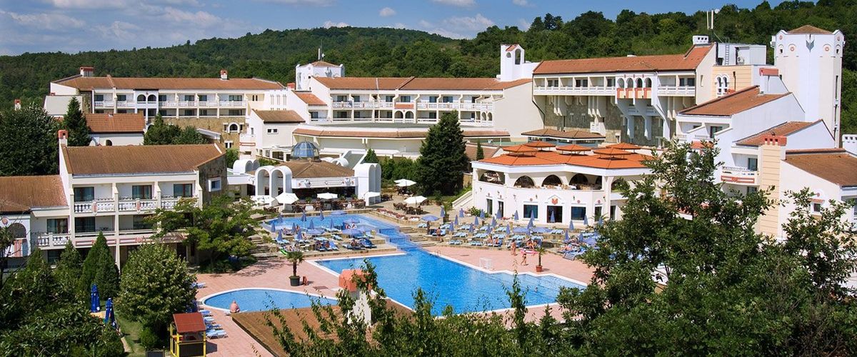 obiekt, teren hotelu, basen