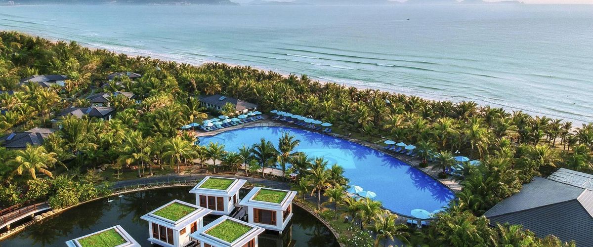 teren hotelu, basen, plaża