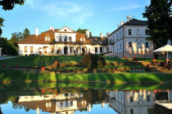 Dwór Kombornia - Folwark (ex Wine Garden)