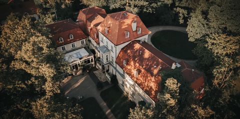 teren hotelu, budynek główny, obiekt