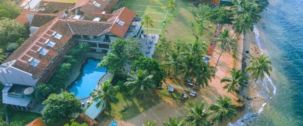 teren hotelu, plaża, basen