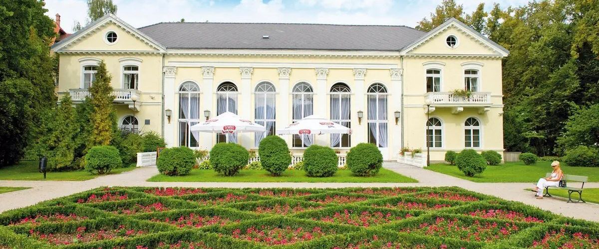 obiekt, teren hotelu