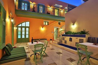 Efchi Suites 1904
