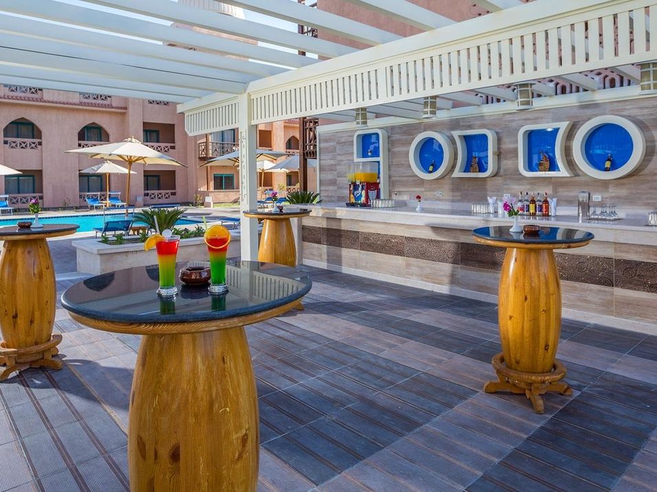 pool bar