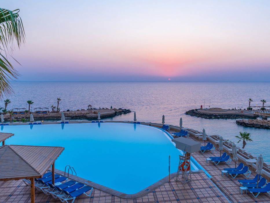 teren hotelu, basen, plaża