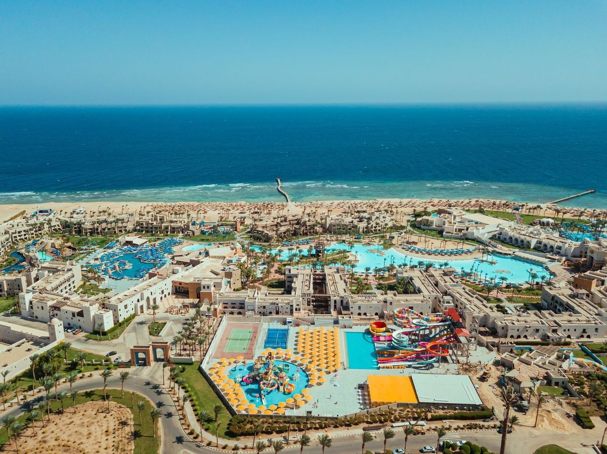 Hotel Pickalbatros Oasis Port Ghalib – opinie, czy warto, plaża, rafa, pokoje