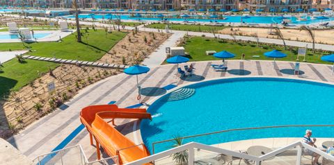 teren hotelu, basen, wakacjepl