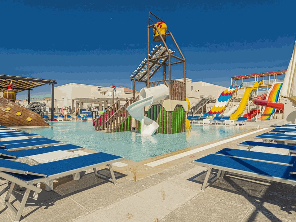 basen, aquapark, zjeżdżalnia, brodzik