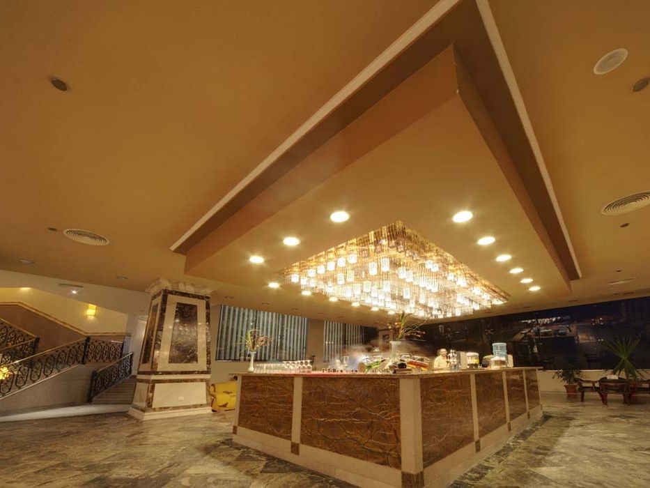 lobby bar