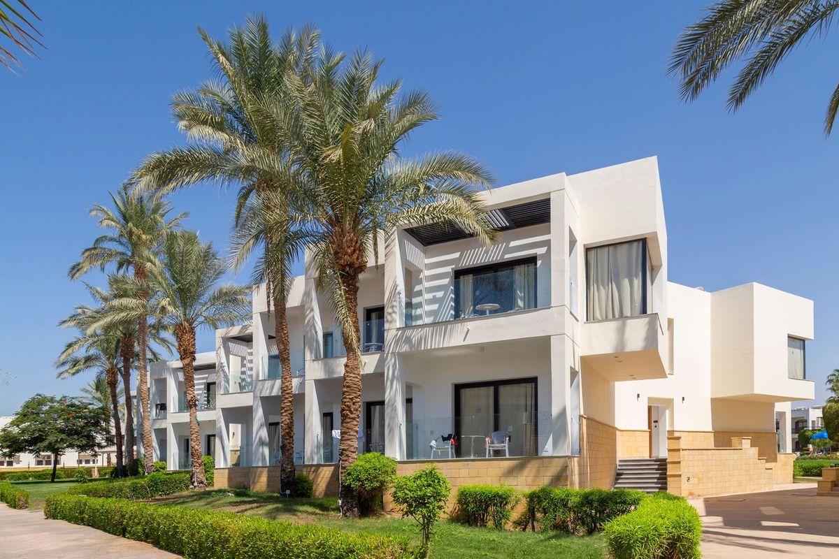 Amphoras Beach - budynek główny