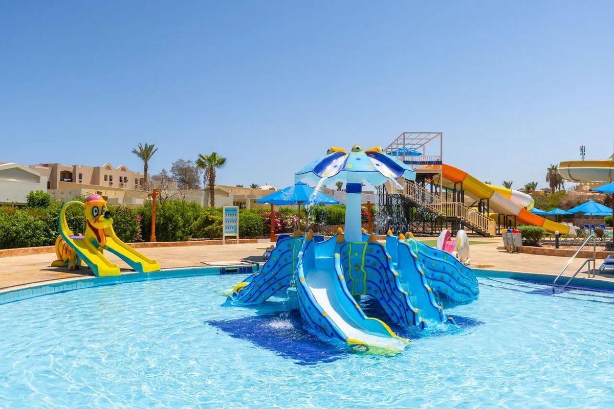 Amwaj Oyoun Resort & Casino (ex AA Amwaj Resort) - basen