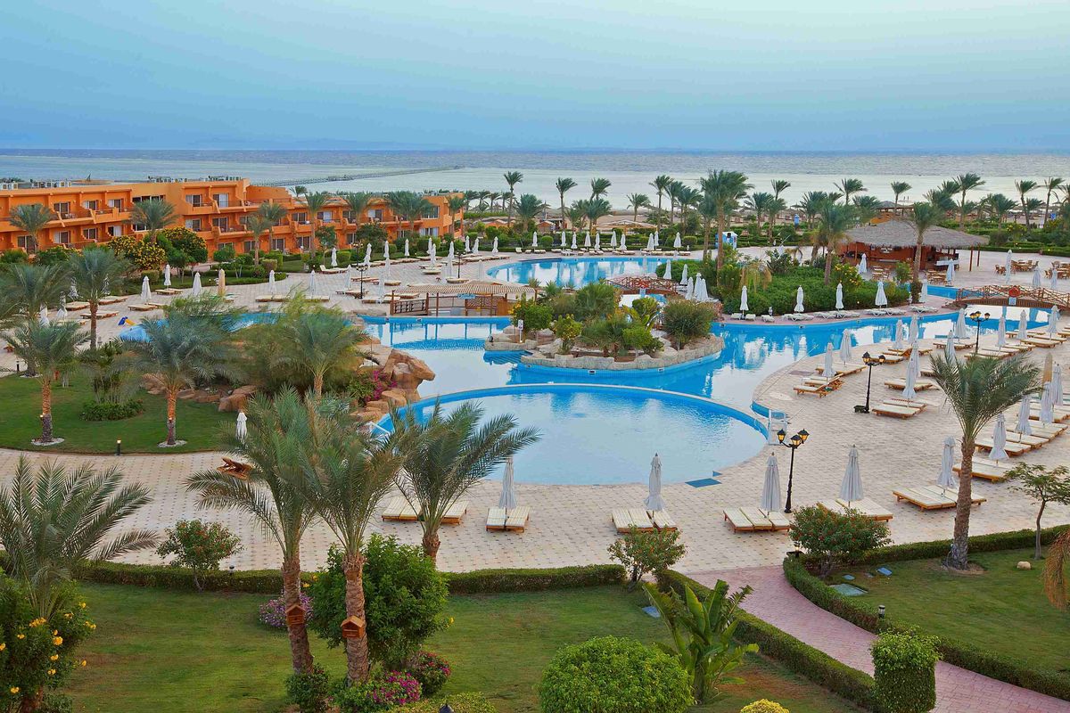 Amwaj Oyoun Resort & Casino (ex AA Amwaj Resort) - basen