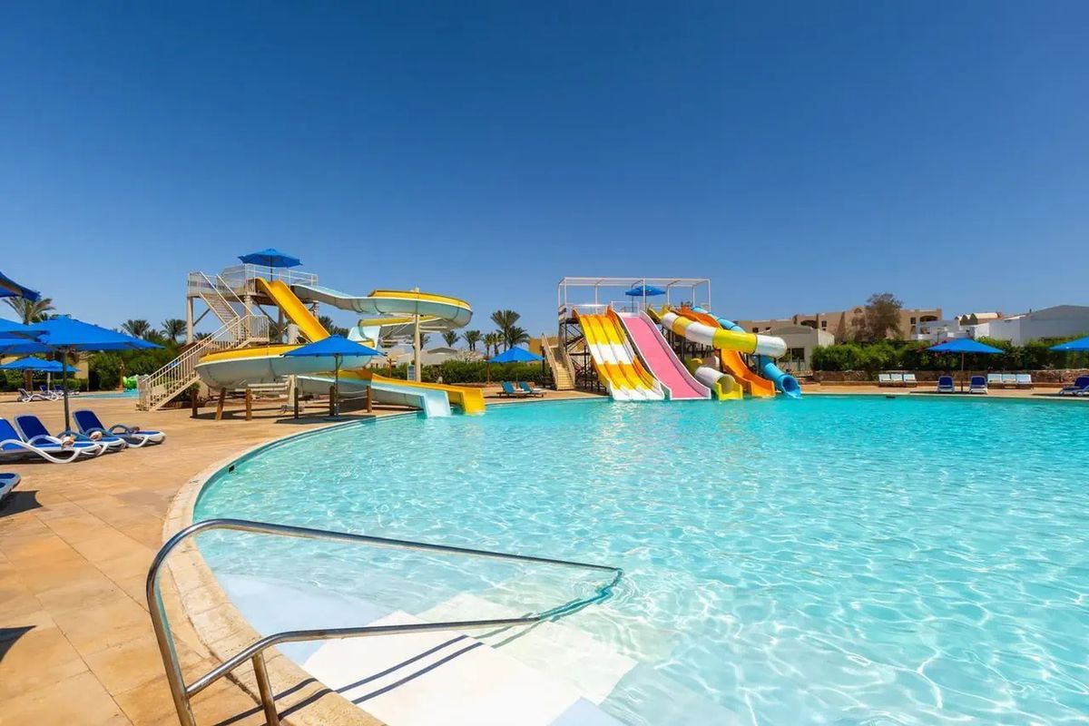 Amwaj Oyoun Resort & Casino (ex AA Amwaj Resort) - basen