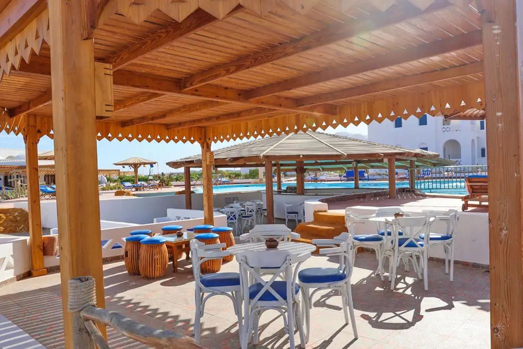 Beach safari Nubian Resort - pool bar