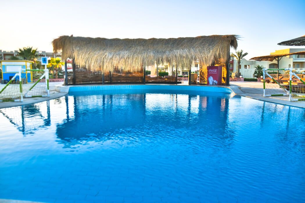 Bliss Nada Beach Resort (ex. Hotelux Jolie Beach Resort Marsa Alam) - basen