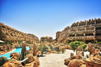 Caves Beach Resort