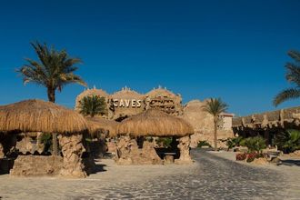 Caves Beach Resort