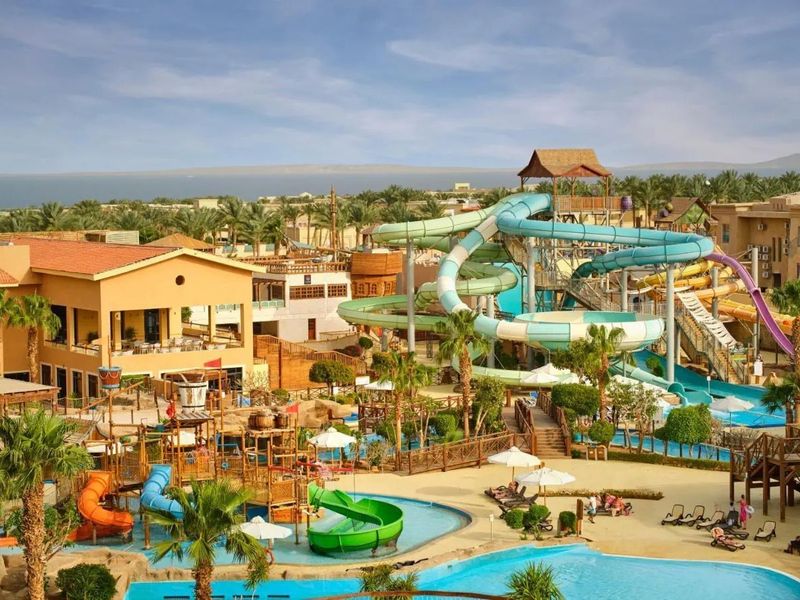 Coral Sea Aqua Club 4*