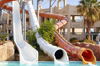 Coral Sea Water World Resort