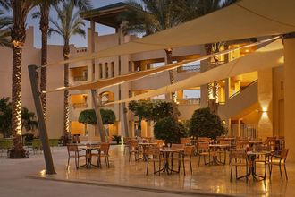 Coral Sea Water World Resort