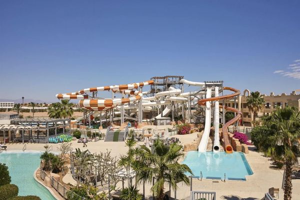 Coral Sea Water World Resort