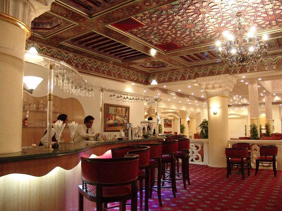 lobby bar