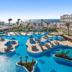 Doubletree by Hilton Sharks Bay