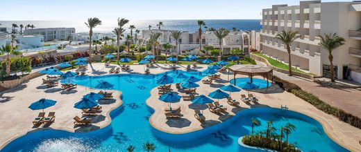 Doubletree by Hilton Sharks Bay