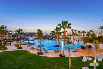 Doubletree by Hilton Sharks Bay