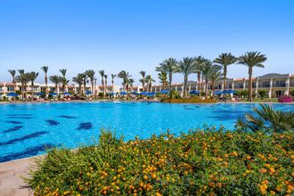 Doubletree by Hilton Sharks Bay