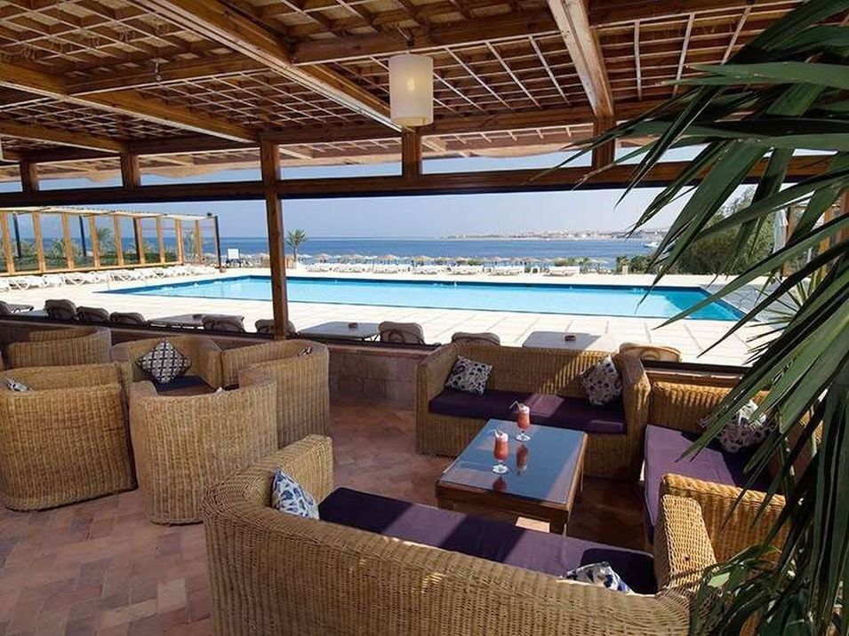pool bar