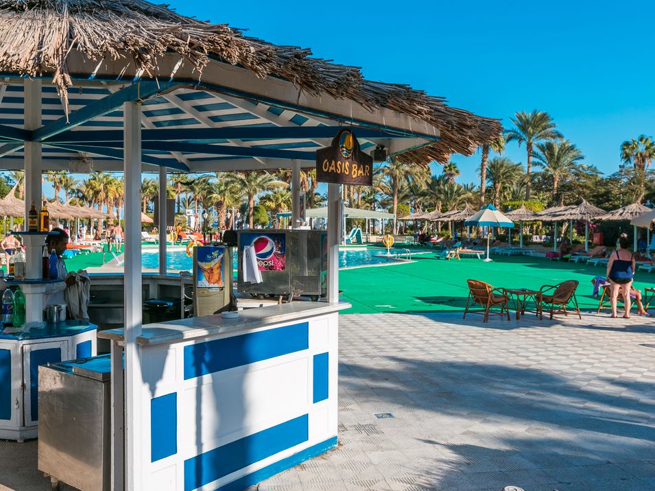 teren hotelu, pool bar, wakacjepl